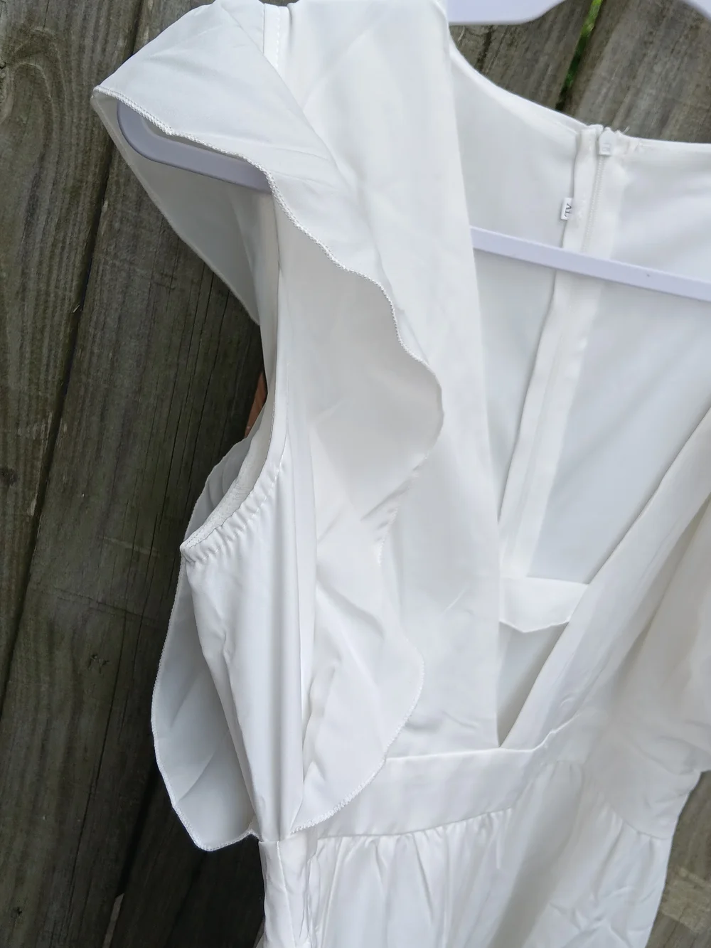 White Maxi Ðress 🎂 V-Neck Ruffle Sleeve LX - Picture 4 of 9